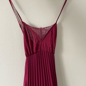 Red lace pleated dress